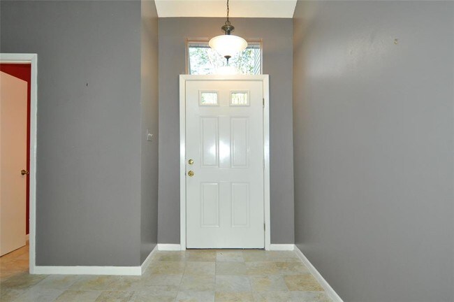 Building Photo - 3303 Golden Trails Dr