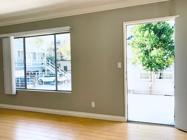 Building Photo - 4053 Irving Pl