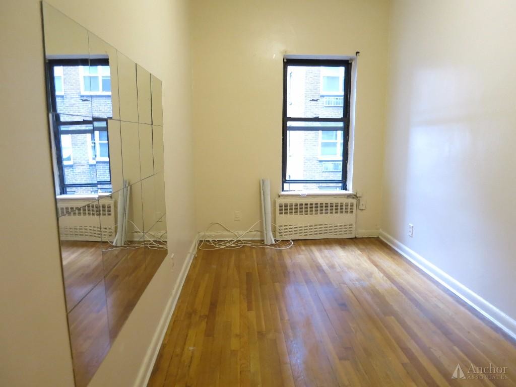 Primary Photo - 665 Lexington Ave