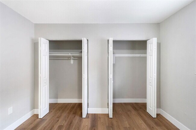 Foto del edificio - 2769 W 74th Terrace
