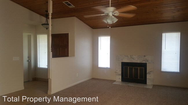 Foto del edificio - 3 br, 2 bath House - 869 Belmont