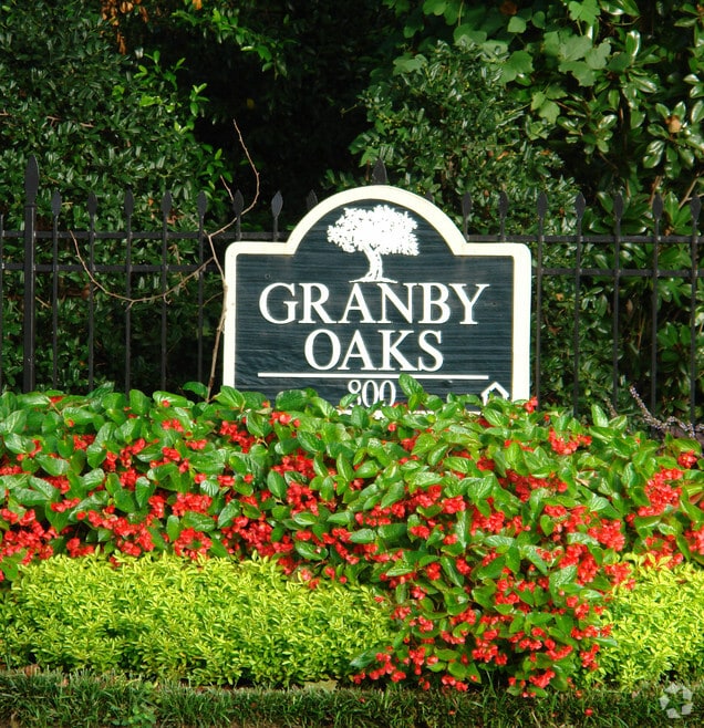 Building Photo - Granby Oaks Apartments