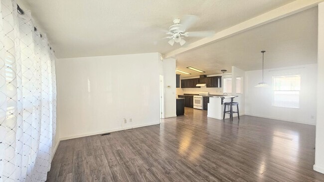 Foto del edificio - Gorgeous Single Story Home