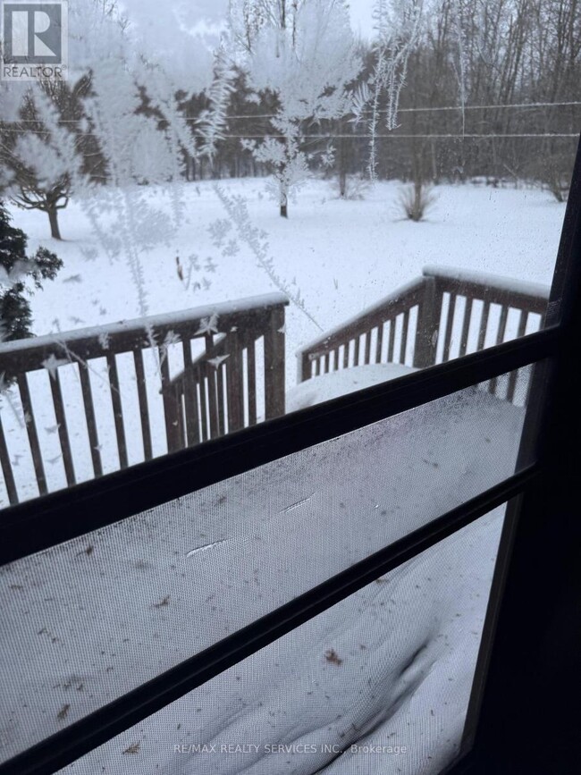 Photo du bâtiment - 1045 Tremaine Ave S