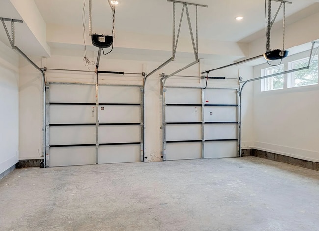 Full 2 Car Garage - 613 Southgate Ave