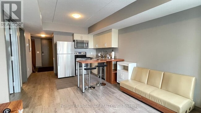 Building Photo - 321 Spruce St