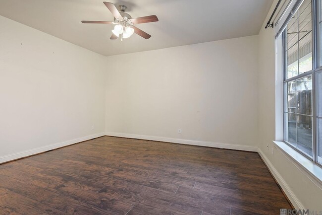 Building Photo - 809 Summer Breeze Dr