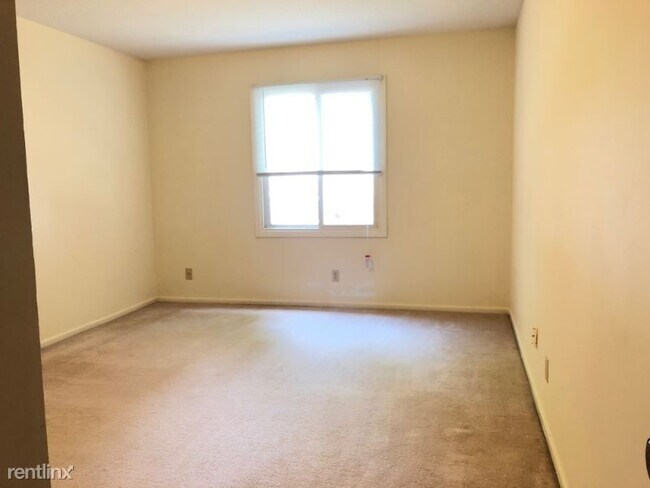 Foto del edificio - 2 br, 1 bath Condo - 2062 NW Hickory Ln