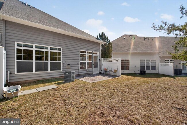 Foto del edificio - 13210 Rabbit Chase Rd