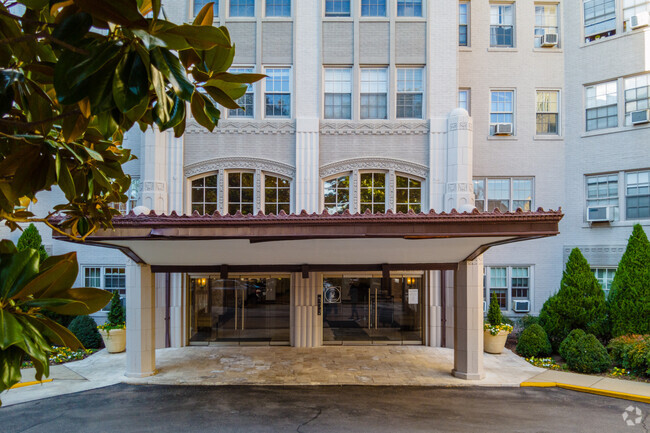 Entrance - Woodley Park Towers