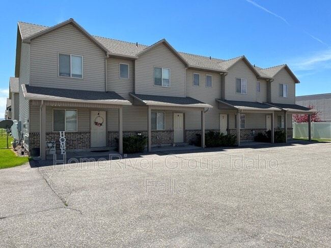 Building Photo - 1675 N Stevens Dr