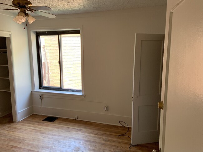Building Photo - 301 Chesapeake Ave