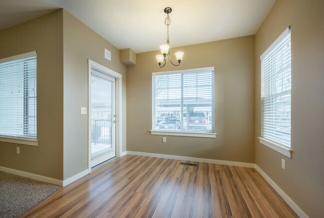 Building Photo - 2545 E Blue Tick St