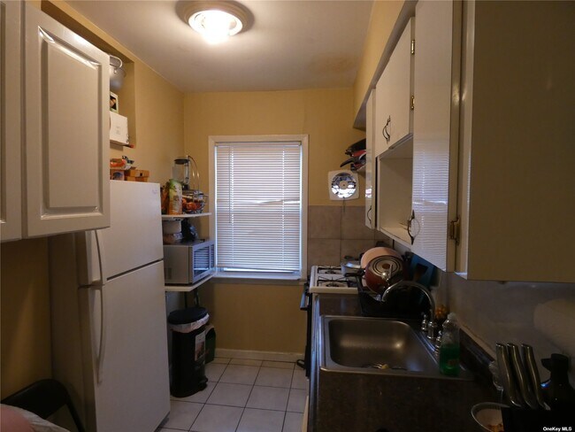 Building Photo - 238-06 Braddock Ave