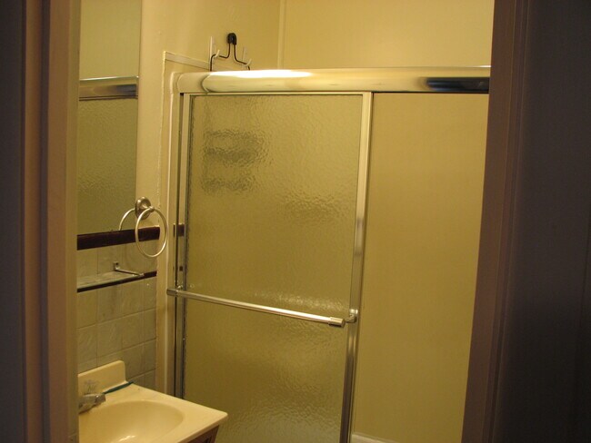 Bathroom - 15 1st Ave SE