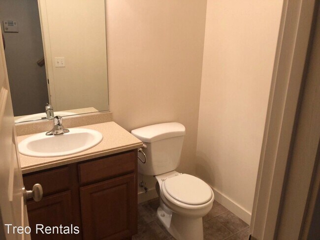Building Photo - 2 br, 2.5 bath House - 2797 S. Asbury Lane