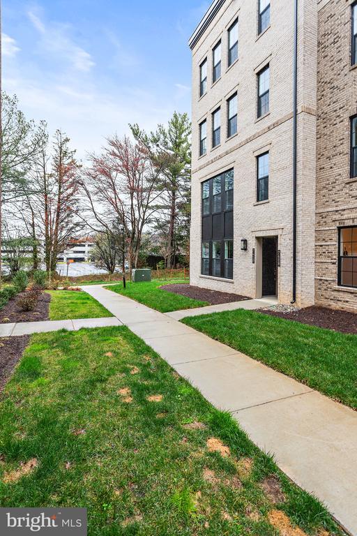Building Photo - 7410 Backett Wood Ter