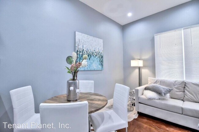 Building Photo - 3 br, 2 bath House - 810 Locust Street