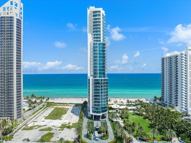 Foto del edificio - 17475 Collins Ave