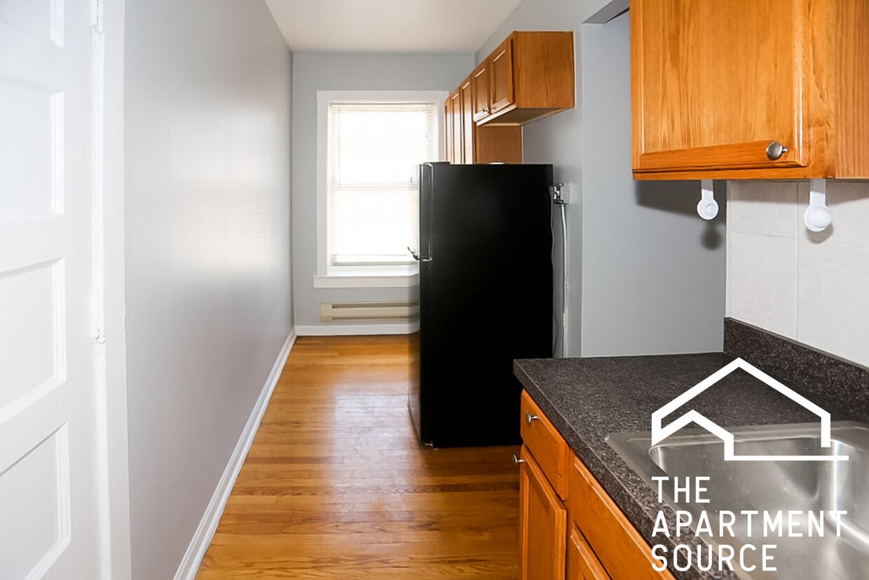 Foto principal - 3257 W Wrightwood Ave
