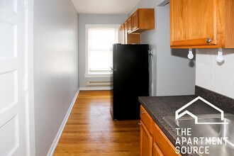 Building Photo - 3257 W Wrightwood Ave