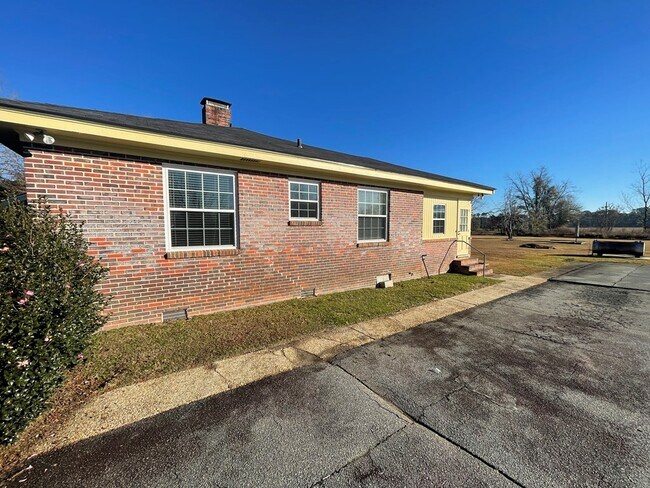 Foto del edificio - 1496 Fredonia Rd