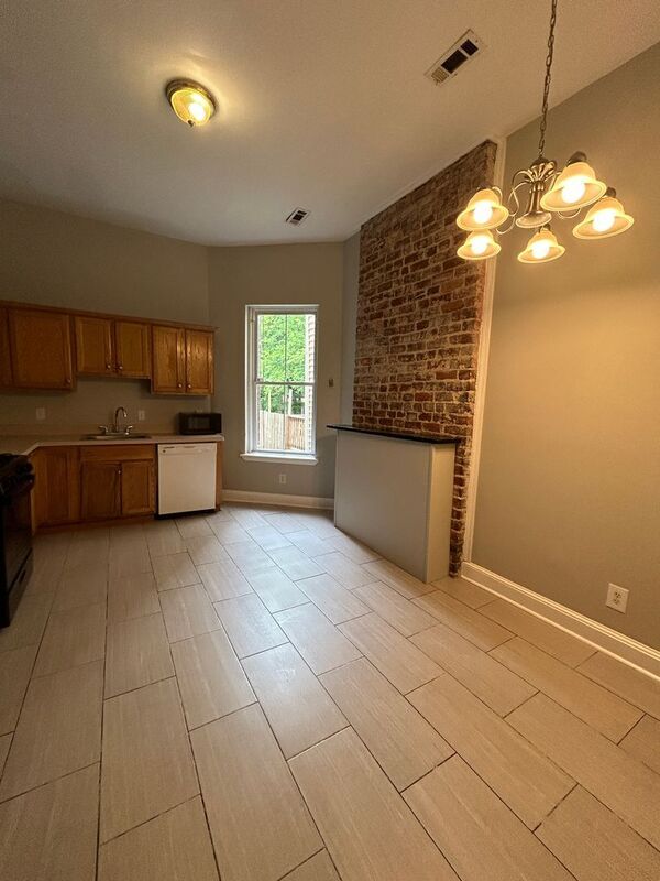 Foto del edificio - 709 1/2 W Clay St