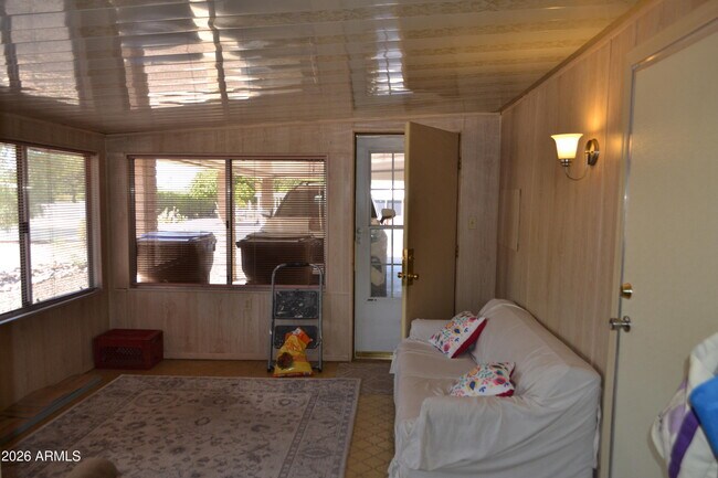 Building Photo - 523 S Park View Cir