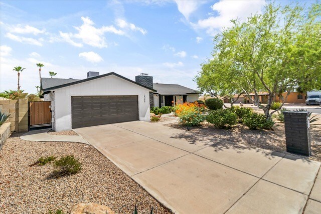 Foto principal - 2366 E Becker Ln