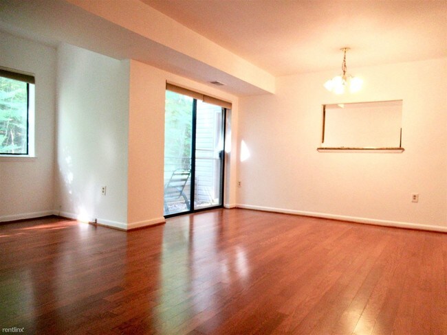 Building Photo - 2 br, 2 bath  - 8009 Greenspring Way Apt F