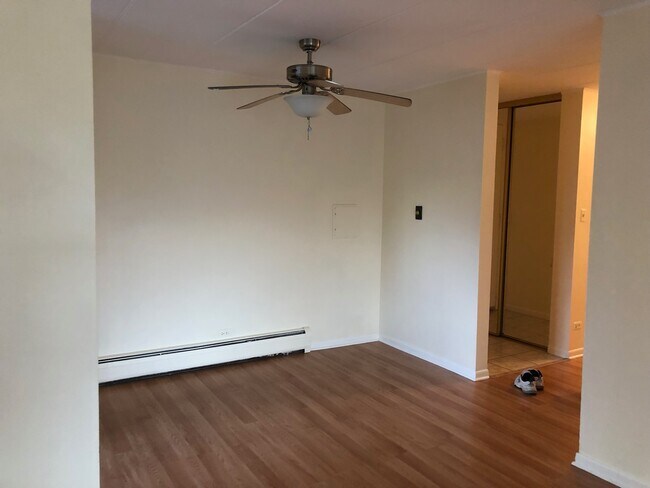 Dining Room - 18 E Old Willow Rd