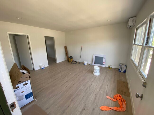Building Photo - 420 E Lemon Ave