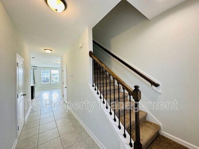 Foto del edificio - 84 Pinebury Ln