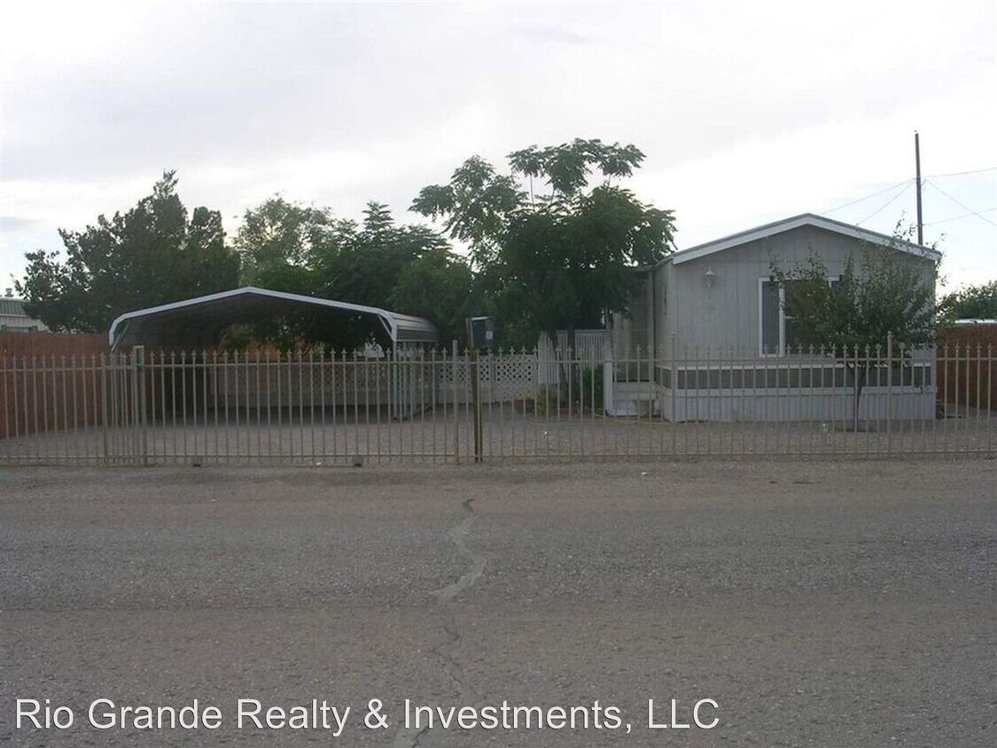 Primary Photo - 3 br, 2 bath House - 2432 South Walker Avenue