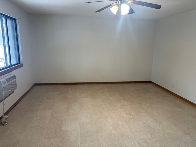 Building Photo - 440 E Jefferson St