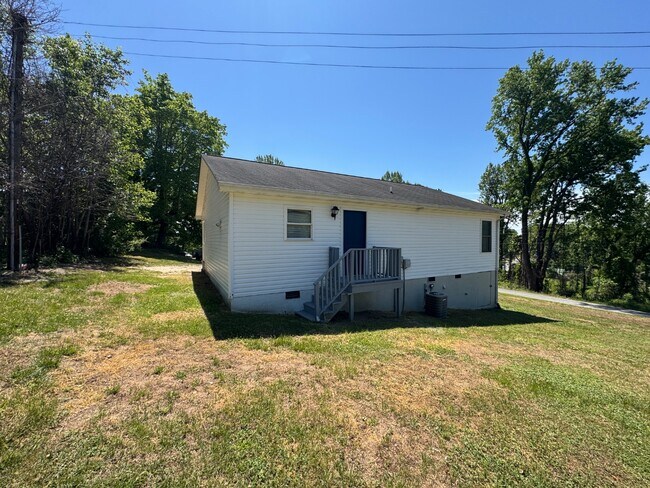 Foto del edificio - 2105 Harpertown Dr