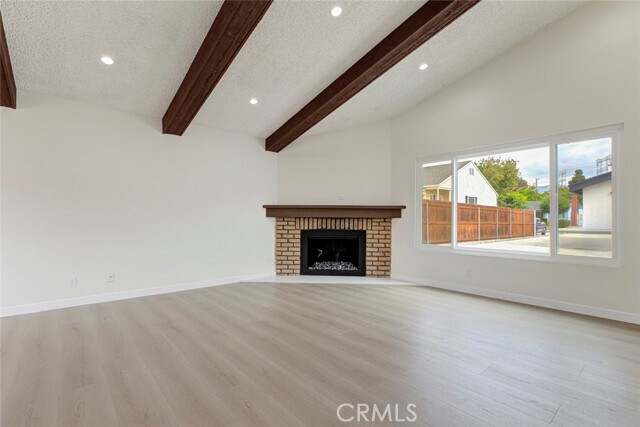 Building Photo - 821 N Maple St