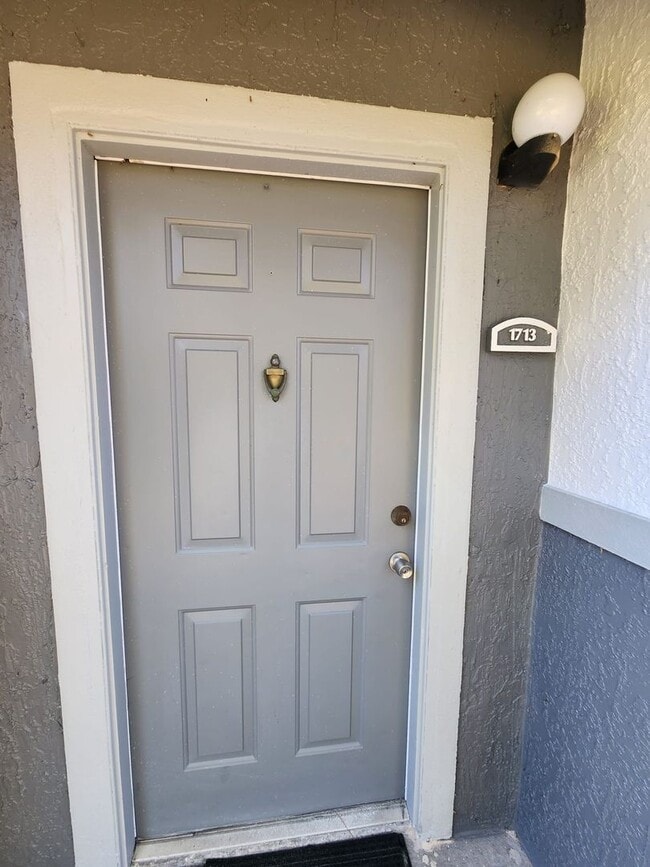 Foto del edificio - Coming Soon - Condo at Sunset Lake - 3 Beds, 2 Baths