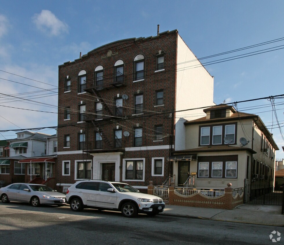 Foto del edificio - 241-243 E 56th St