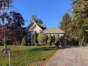 Building Photo - 1241 Villeroy Crescent