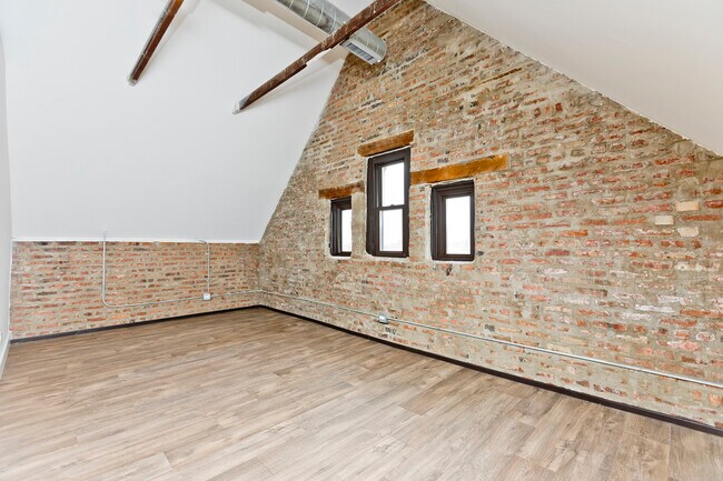 Building Photo - 837 W 33rd Pl