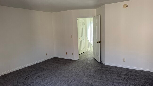 Foto del edificio - 2307 N Cahuenga Blvd