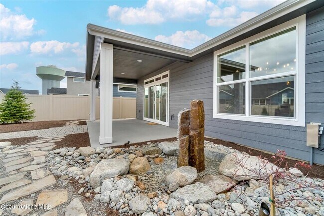 Water feature - 4603 E Corsac Fox Ave