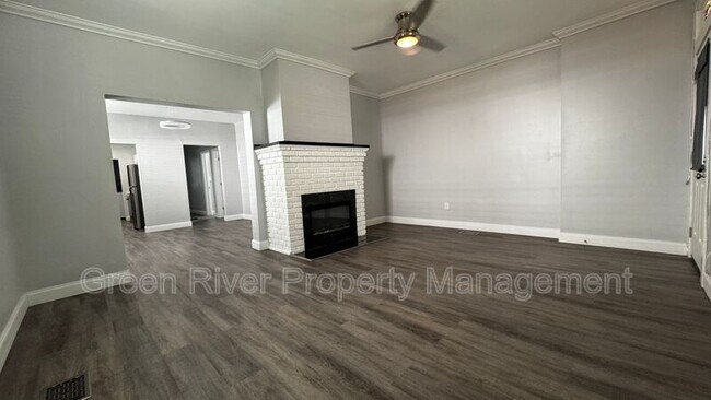 Building Photo - 2805 College St
