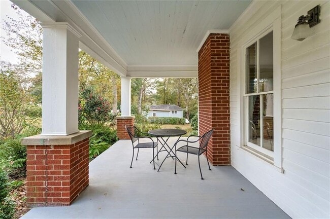 Building Photo - 1987 Knight Ct SE