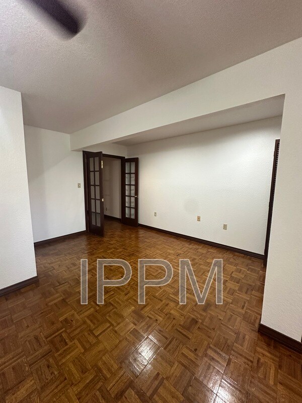 Foto del edificio - 5408 Guava Dr