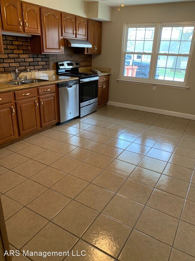 Building Photo - 3 br, 2 bath House - 125 Elbring Drive