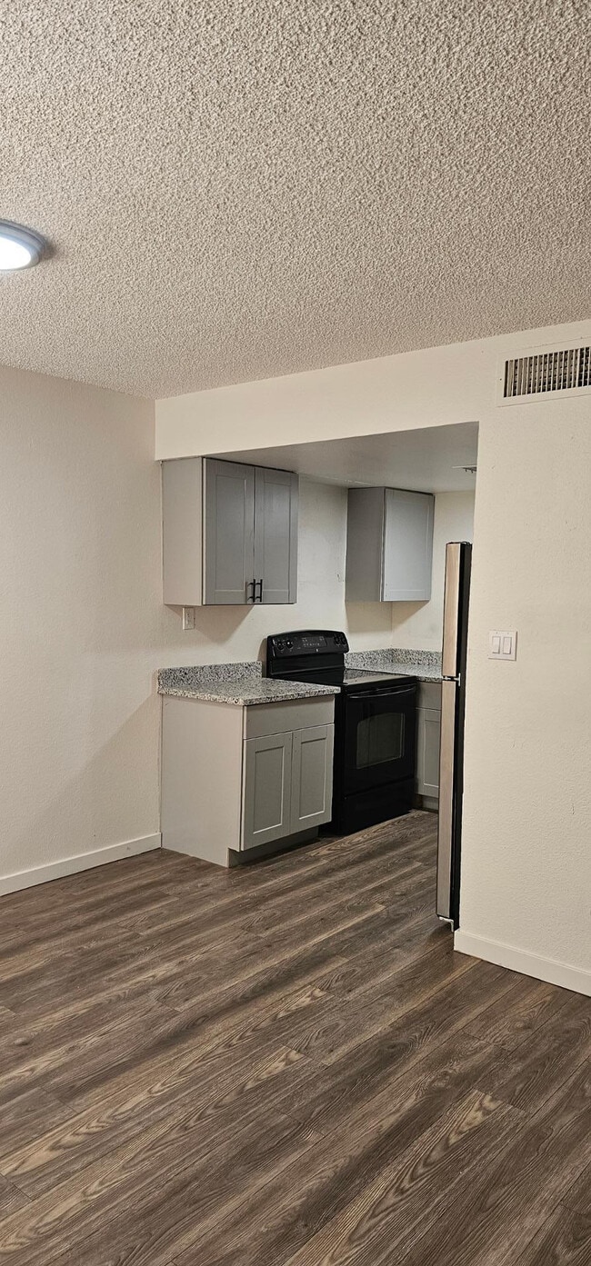 Building Photo - 2658 N 43rd Ave