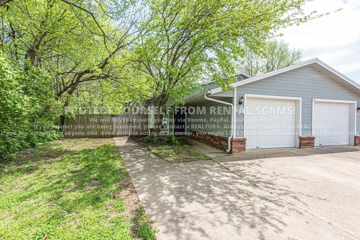 Foto principal - 2032 N Leverett Ave
