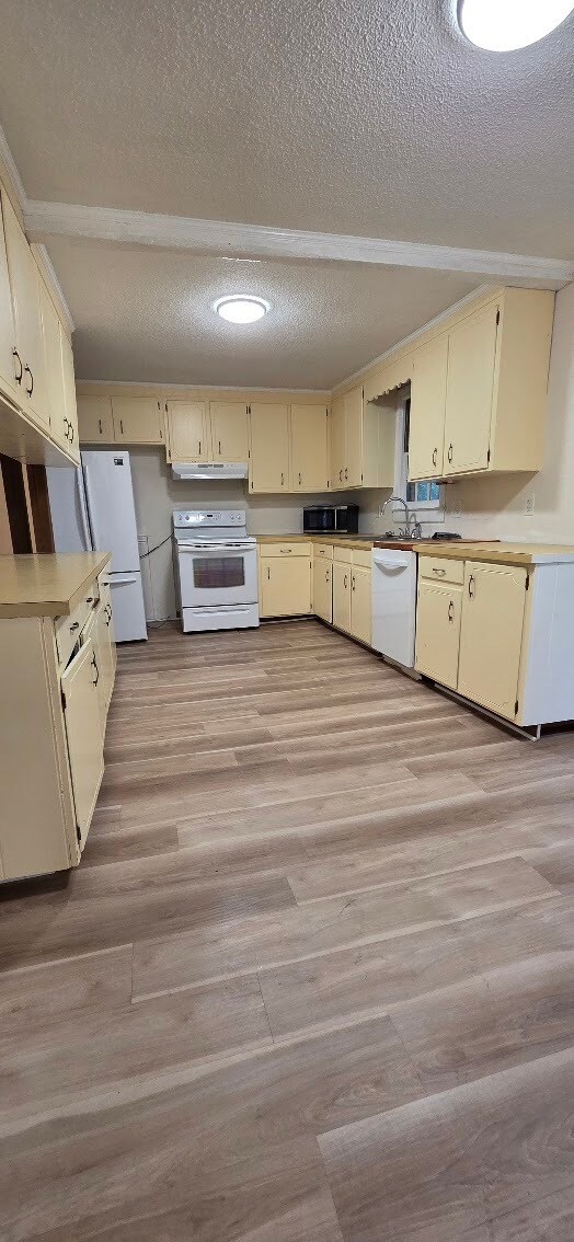 Building Photo - 2212 Old Kearney Rd